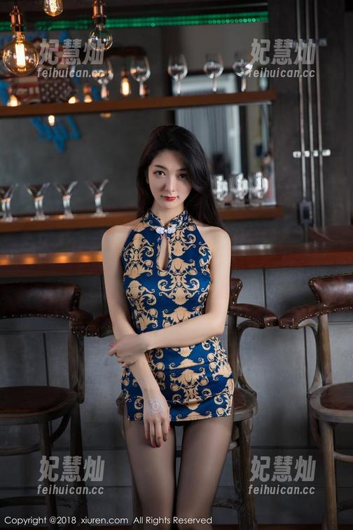 秀人网-伊小七MoMo 秀人网 - 水中精灵现身:伊小七MoMo泳池写真集更新,嗨翻整个夏天!