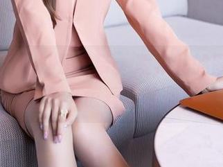秀人网 – 不只是吊带，凌希儿的图册里还有什么惊喜等着你？