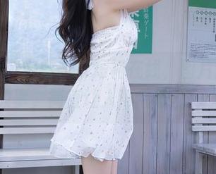 秀人网 – 奈奈Fox短裙在线，图片背后的故事，简直让人浮想联翩……