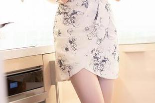 秀人网 – 娜露裸足走天下，精选写真让你感受光与影的交织。