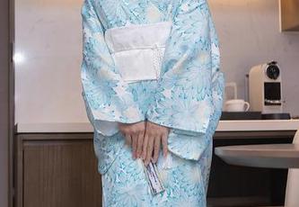 秀人网 – 更新速递！容容容Alice的少女写真集，快来围观那些‘真相’！