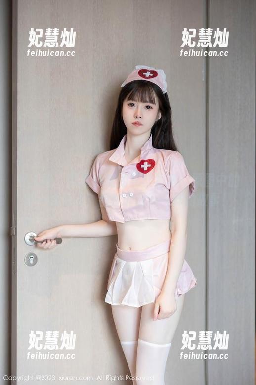 秀人网-露露小喵 秀人网 - 露露小喵的黑丝写真:原图中的每一丝光泽,都在诉说不一样的故事!