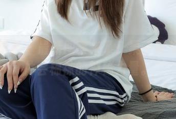 绮梦摄影 – 最新图集来了！栗子带你一同体会棉袜的神秘力量。