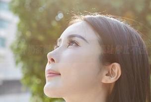 蜜桃社 – E杯奶茶御姐：高清写真集让你止不住的心动
