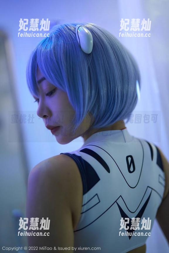 蜜桃社-李颖诗 蜜桃社 - 小心!李颖诗最新双马尾图包可能让你心动不已!