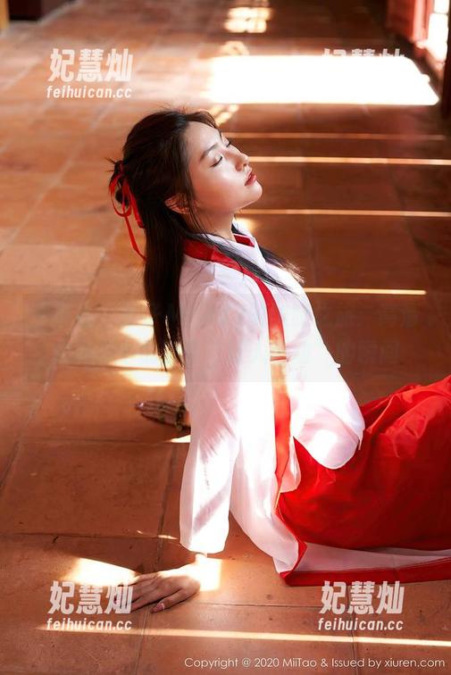 蜜桃社-陌子Mandy 蜜桃社 - 陌子Mandy的美腿之旅:高清作品集中的那些“让人心动”的瞬间