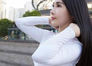 蜜桃社 – 教室里的露西Lucy，悄悄展开她的美图图集，悸动渐生