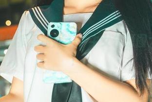 蠢沫沫的疯癫瞬间：牛牛女仆原图大揭秘！