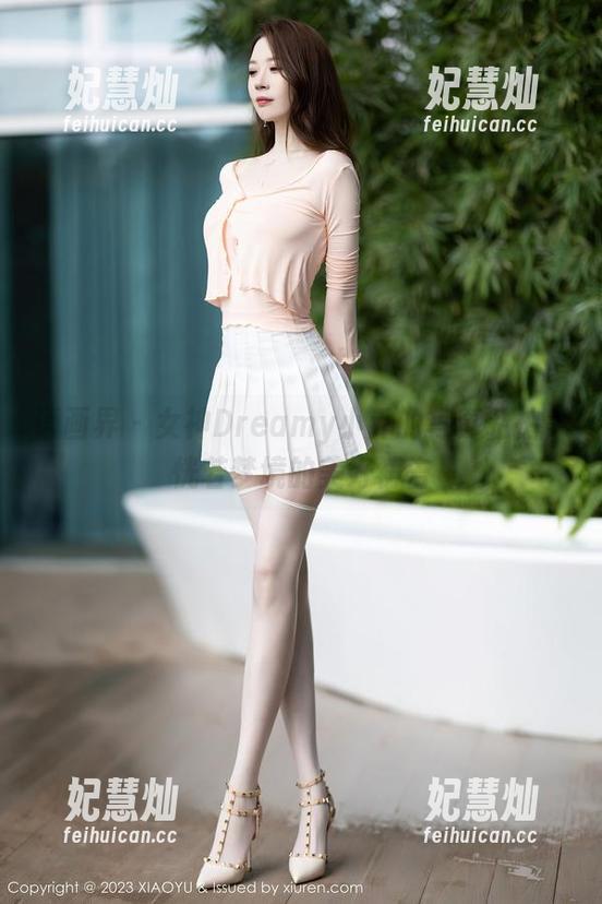 语画界-Dreamy小乔 语画界 - 女神Dreamy小乔的写真私拍,恍若梦境的美好祷告