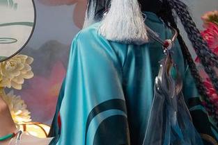 身体与牛仔裤的私房对话——“迷失人形QUQ”的图片闪烁着某种难以言喻的魅力。