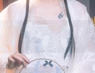 教师角色下的鹿八岁baby，看看这全套图集如何让人眼界大开！